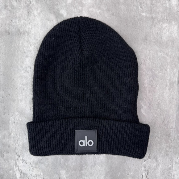 ALO Yoga Accessories - Alo Yoga Black Varsity Beanie Knit Cuffed Winter Hat Embroidered Logo Unisex